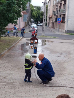 ifjú tűzoltó