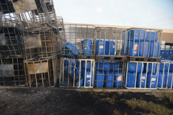 elégett IBC tartályok