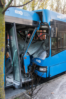 buszok ütköztek közeli