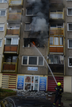 Kigyulladt egy 70 négyzetméteres lakás Budapest X. kerületében