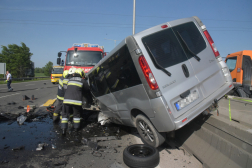 Frontális karambol történt a XV. kerületben