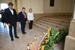 megemlékezés_a_2006_augusztus_8_án_BME_n_történt_tűzeset_3_hősi_halottjára