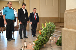 megemlékezés_a_2006_augusztus_8_án_BME_n_történt_tűzeset_3_hősi_halottjára