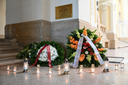 megemlékezés_a_2006_augusztus_8_án_BME_n_történt_tűzeset_3_hősi_halottjára