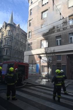 Berendezési tárgyak égtek