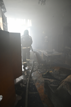 Berendezési tárgyak égtek