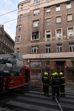 Berendezési tárgyak égtek