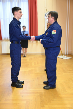 Parancs átadás az újoncnak