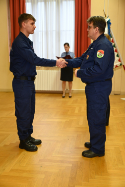 Parancs átadás az újoncnak