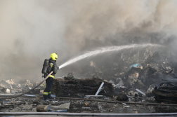 Tűz keletkezett egy hulladékfeldolgozó üzem területén