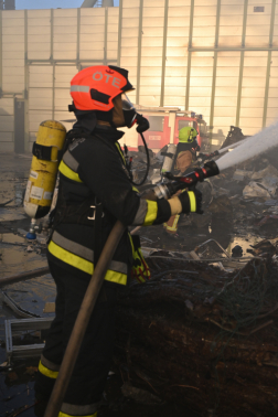 Tűz keletkezett egy hulladékfeldolgozó üzem területén
