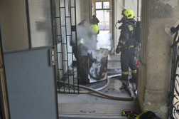 Mosógép egett egy IX. kerületi társasházban