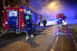 Kigyulladt egy családi ház tetőszerkezete a XVI. kerületben