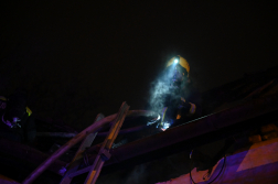 Kigyulladt egy családi ház tetőszerkezete a XVI. kerületben