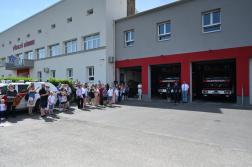 Többezer gyerek látogatta meg a tűzoltó laktanyákat