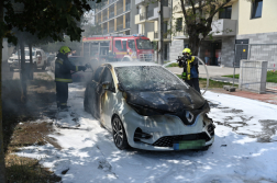 kiégett elektromos autó