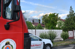 Családi ház tetőszerkezete égett a X. kerületben
