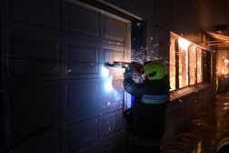 Csarnok lánggal ég