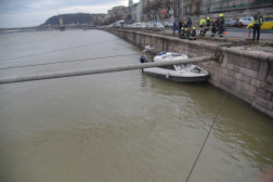 Megtaalálta a búvár a motort